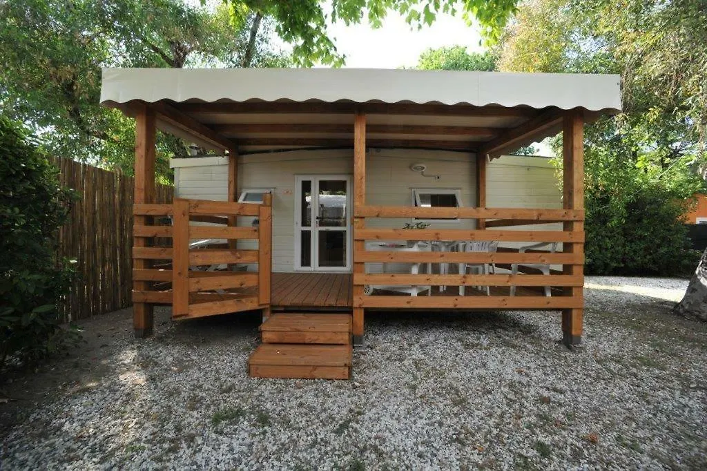 Camping Europa Marina di Massa Campsite
